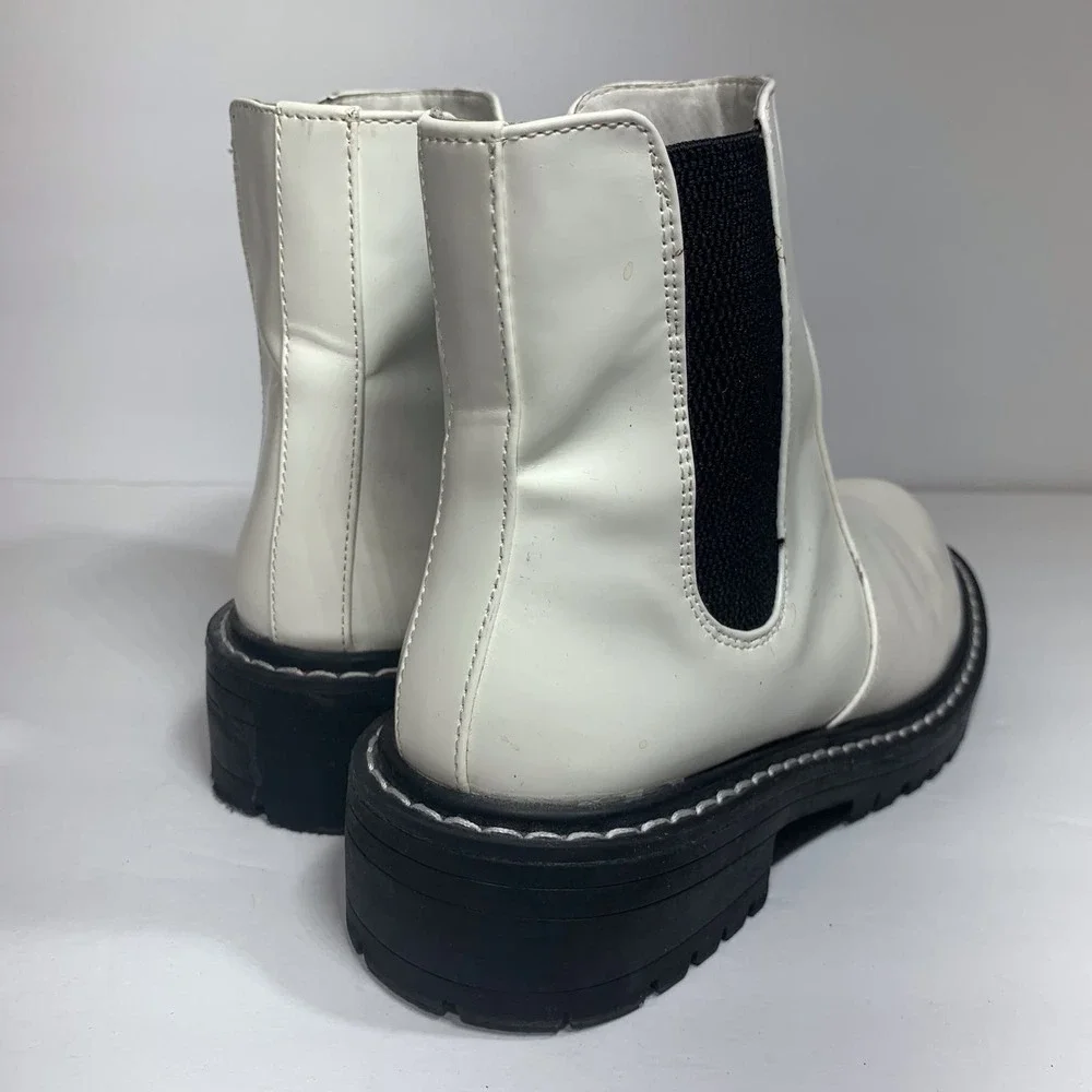 EUC White Leather Scrambler‎ Platform Chelsea Boots Size 7W